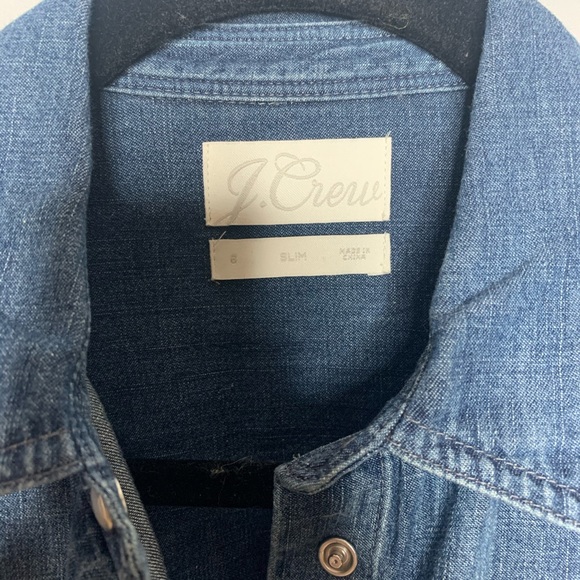 COPY - J. CREW DENIM BUTTON DOWN LONG SLEEVE TOP - Picture 4 of 6